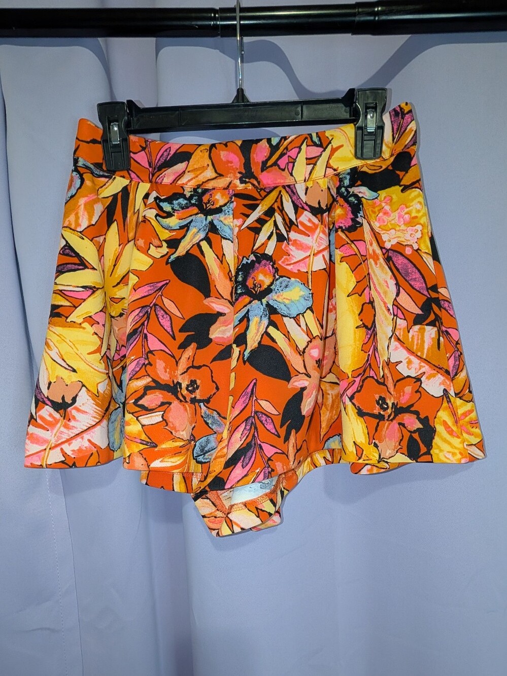Gianni Bini - GB - EUC - Tropical Floral High-Waisted Shorts - Picture 2 of 5